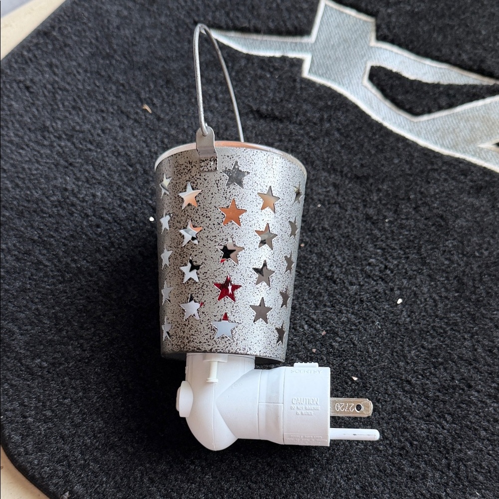 Scentsy Silver Star Plug-In Warmer